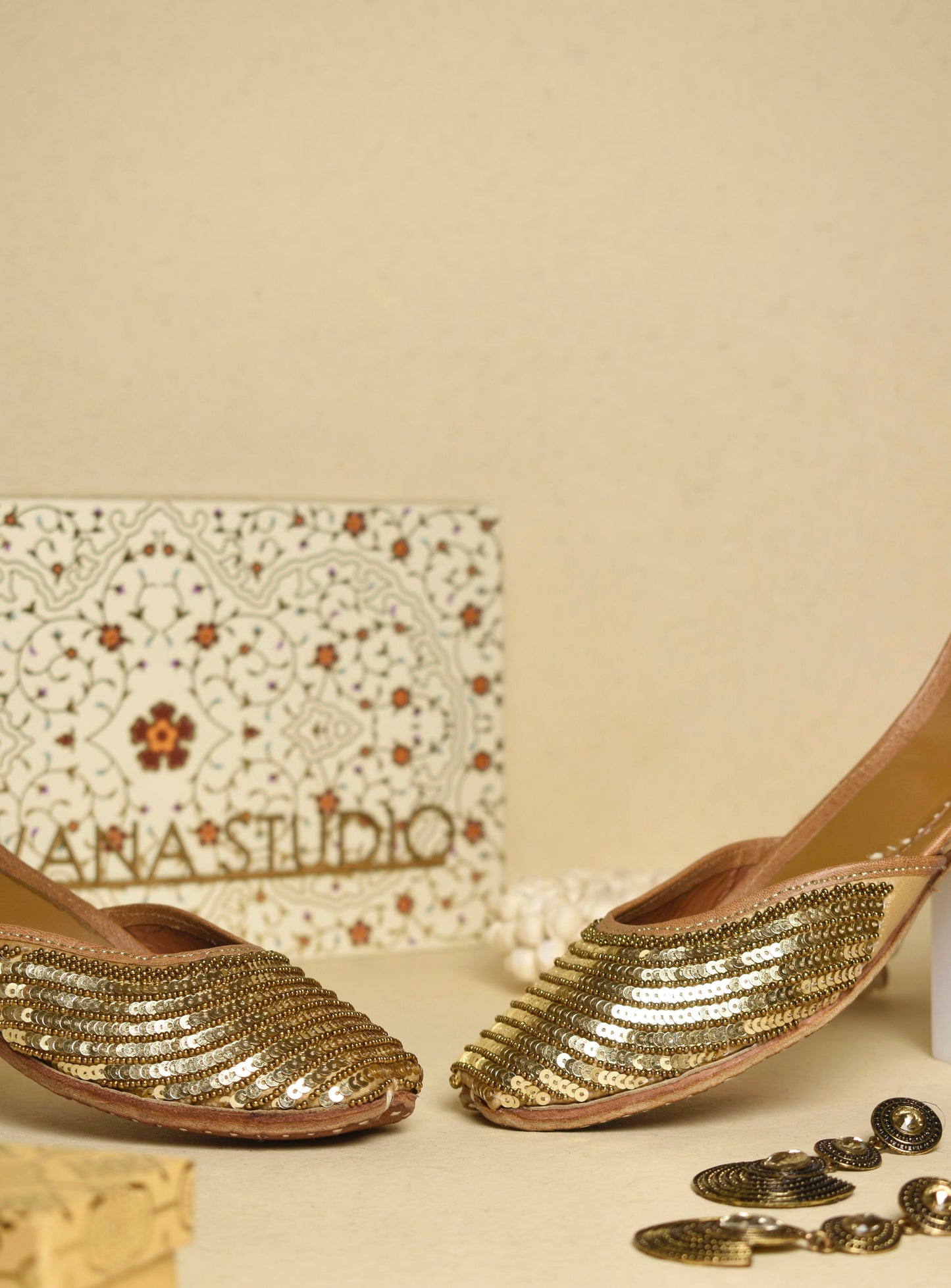 Golden Sequin Jutti