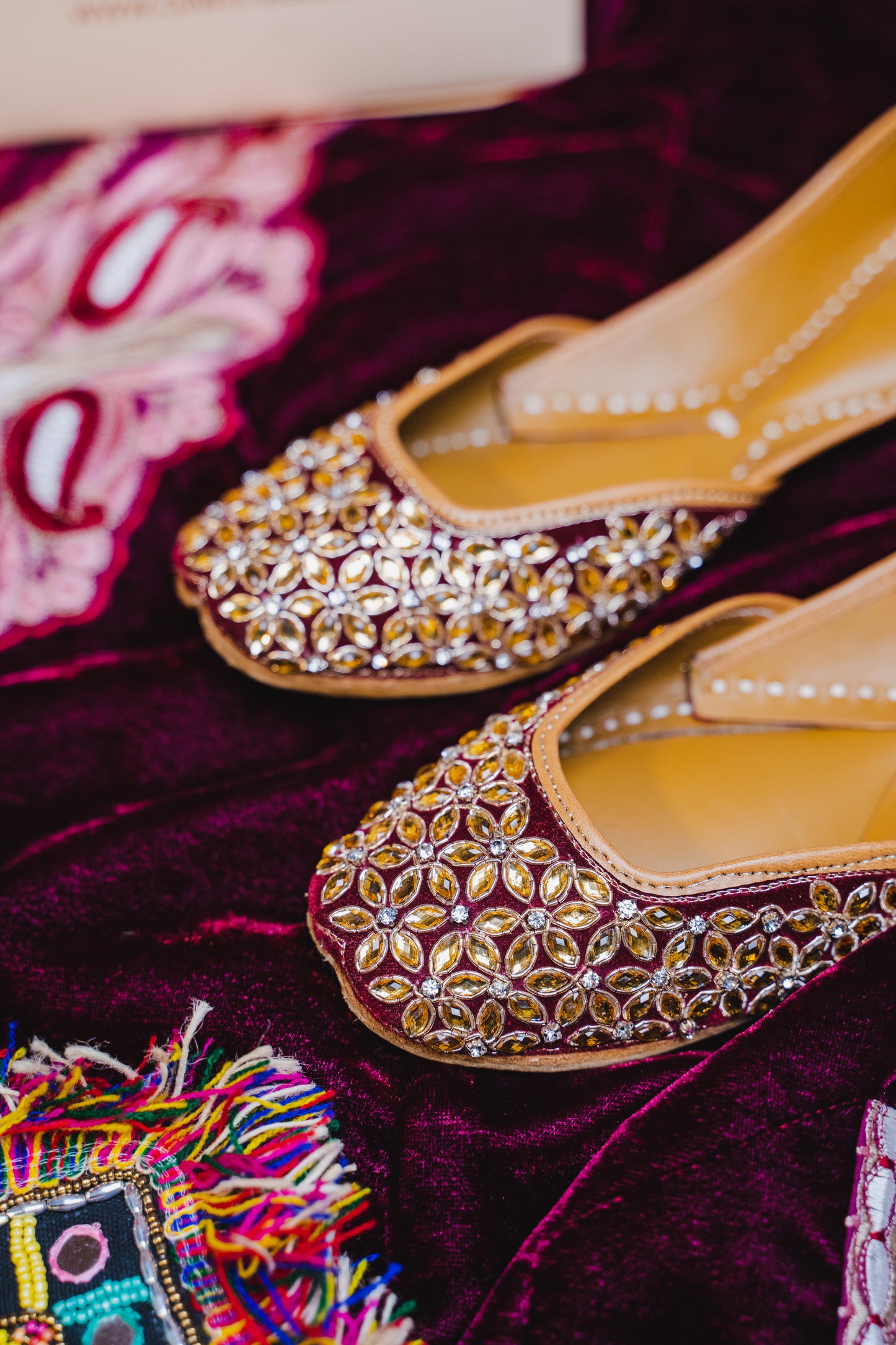 Maroon Kundan Jutti